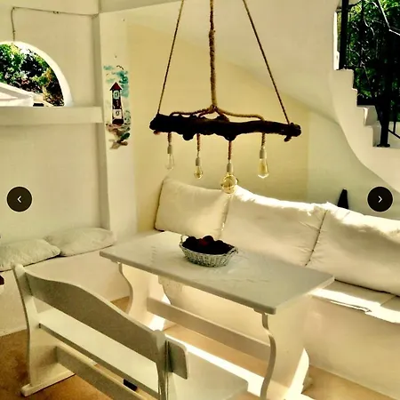 Persephone شاطئ ميغالي أموس